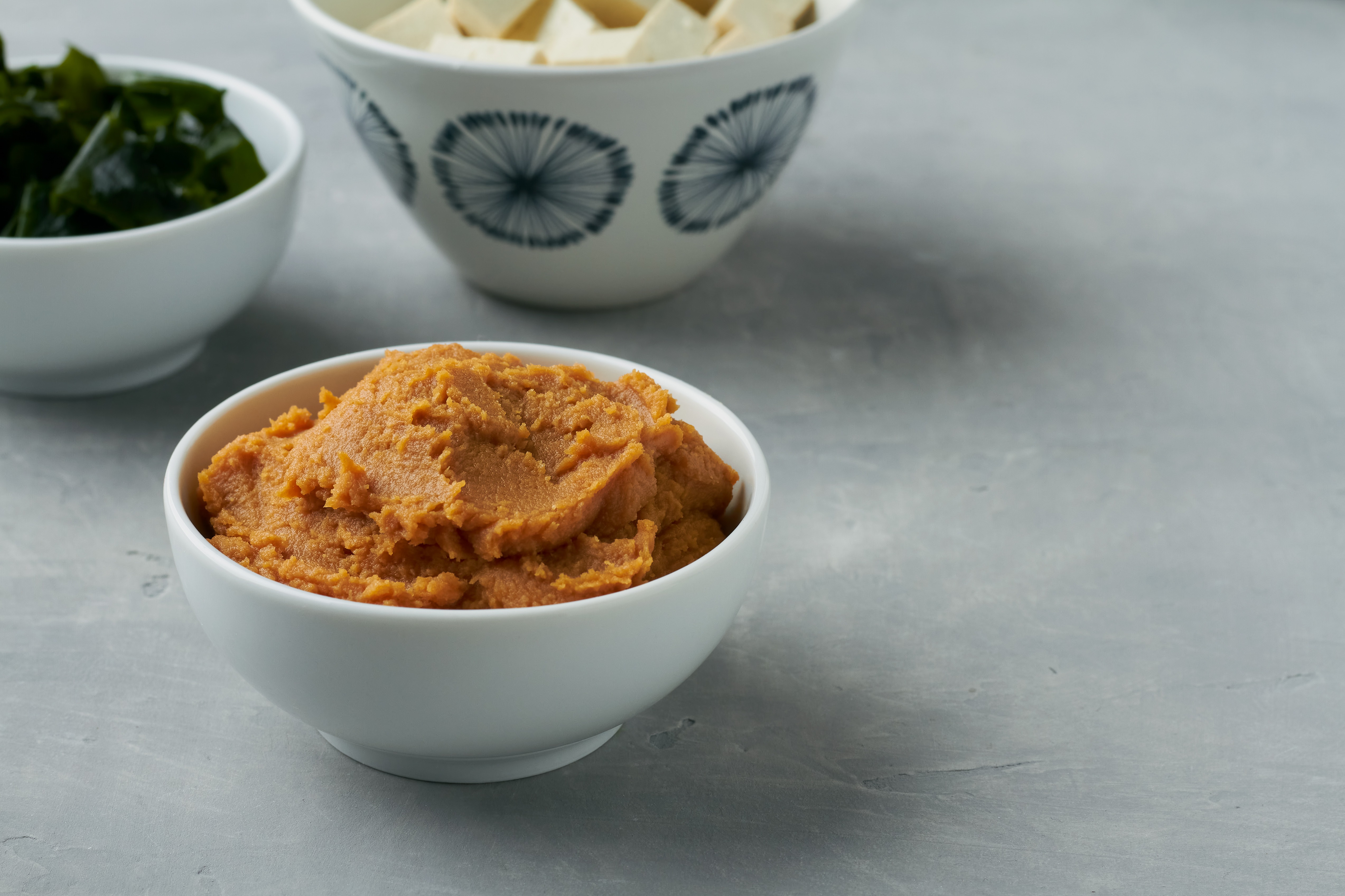 Miso: beneficios, propiedades y cómo usarlo en tu dieta
